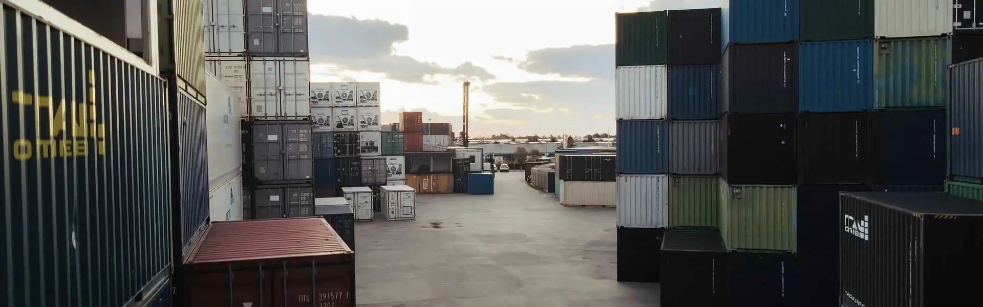 Riešenia skladovania od spoločnosti TITAN Containers